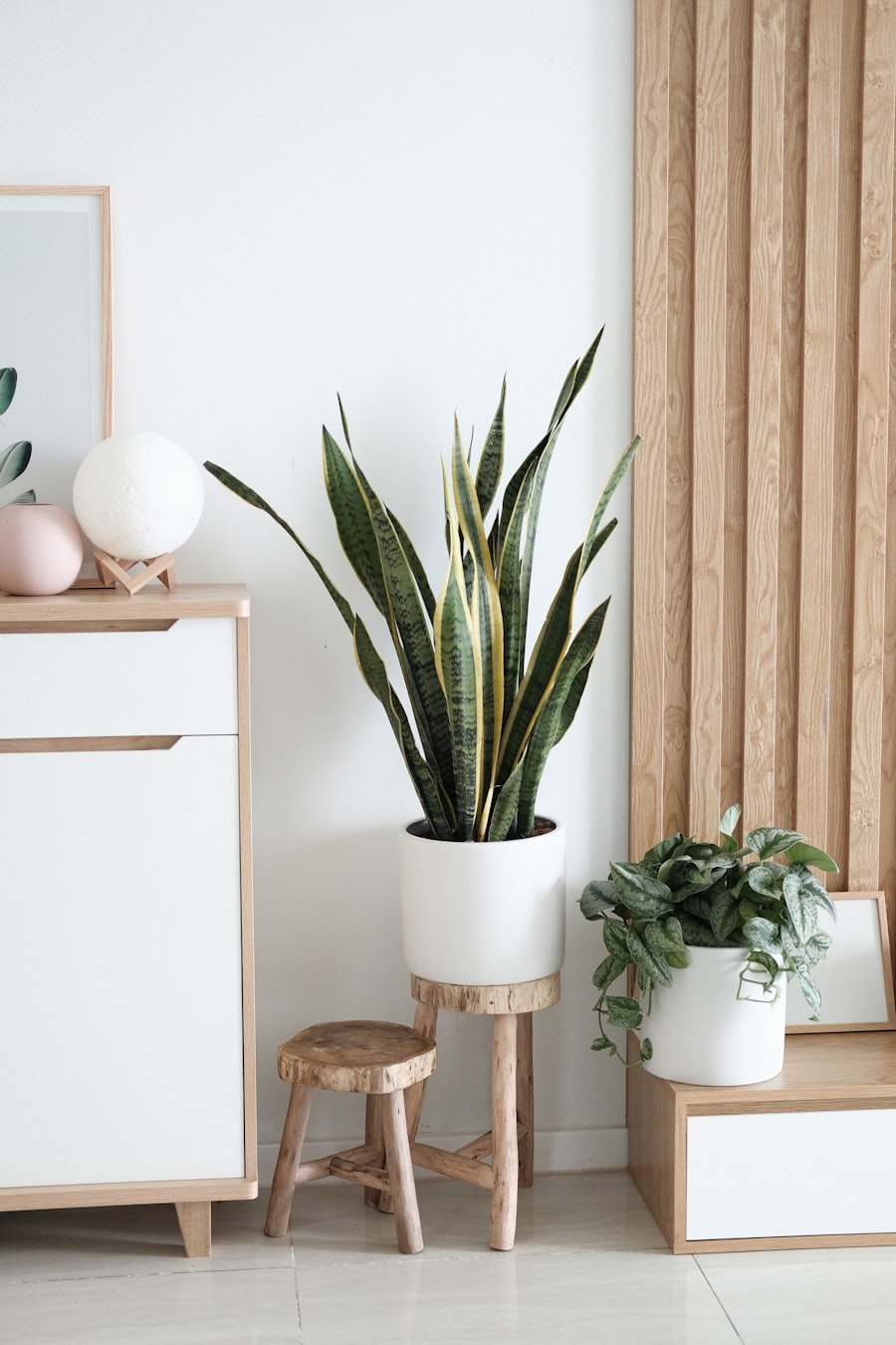 Footed ceramic planter